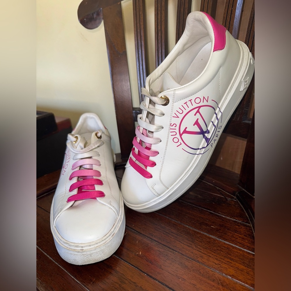 Louis Vuitton Time Out Sneaker – Size 40 – White/Pink Logo – Clean Condition